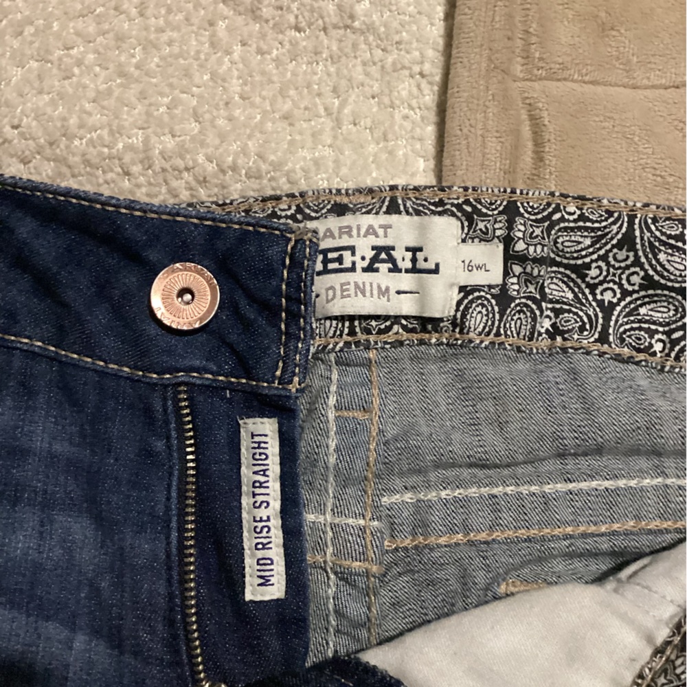 Ariat Women’s Dark Blue Mid Rise Straight Jeans. Size 16WL - Picture 2 of 4